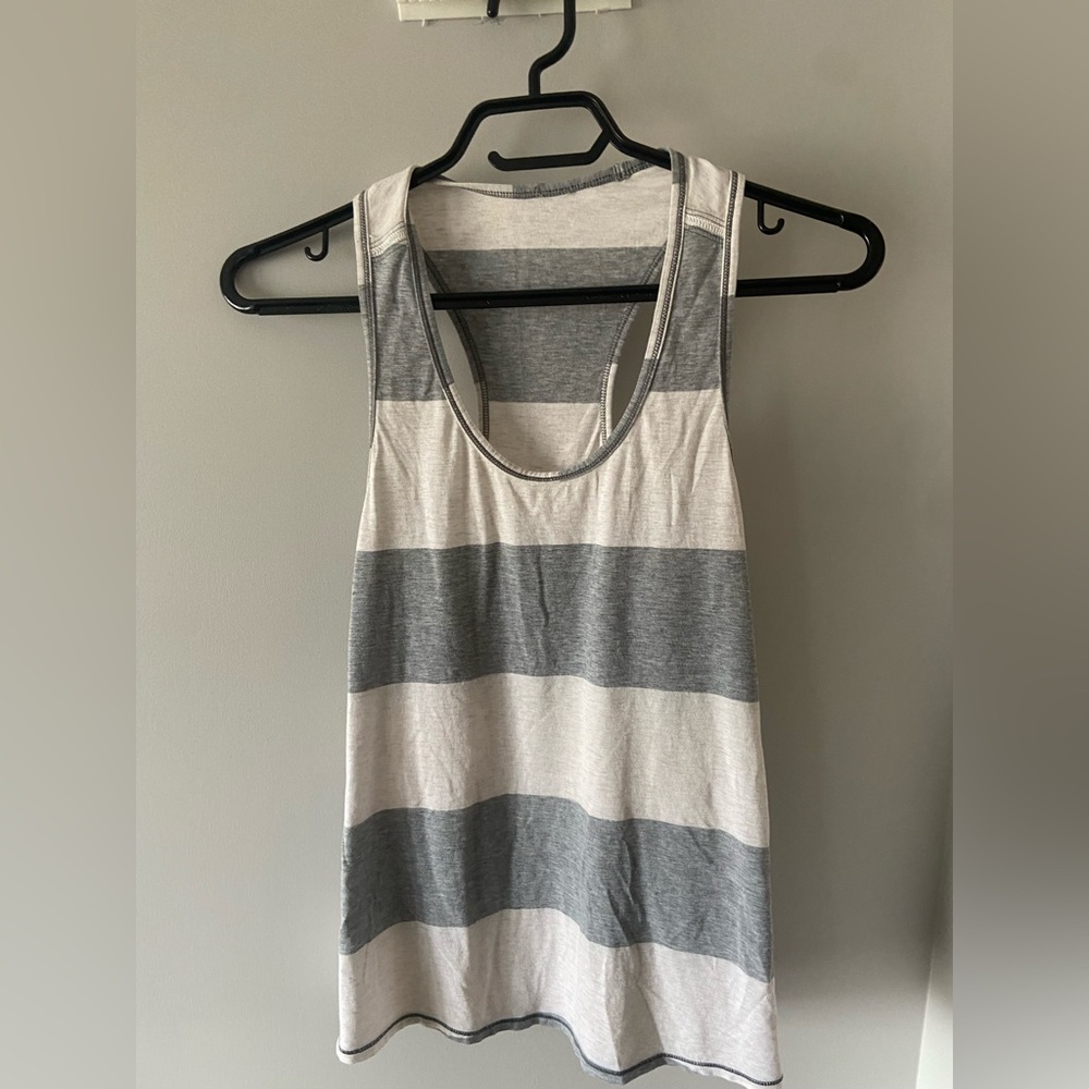 Lululemon Superb Tank - Picture 5 of 7